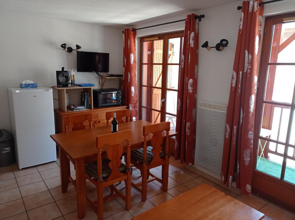 Agreable Appartement Avec Balcon Dans Residence Calme コテレ エクステリア 写真
